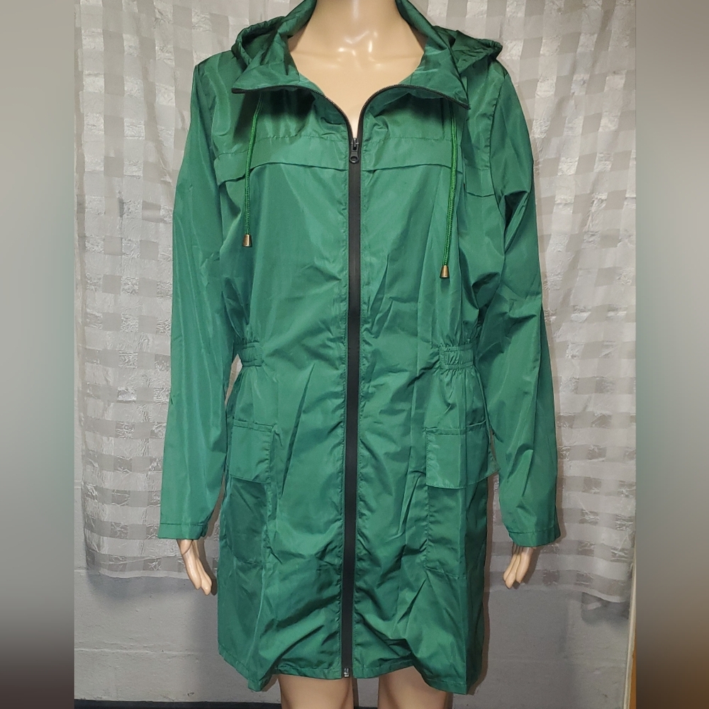 Cinnie Brand Green Hooded Women's Windbreaker.  Size L.
